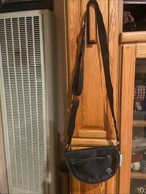 Kendra Scott Black Crossbody Sling Bag